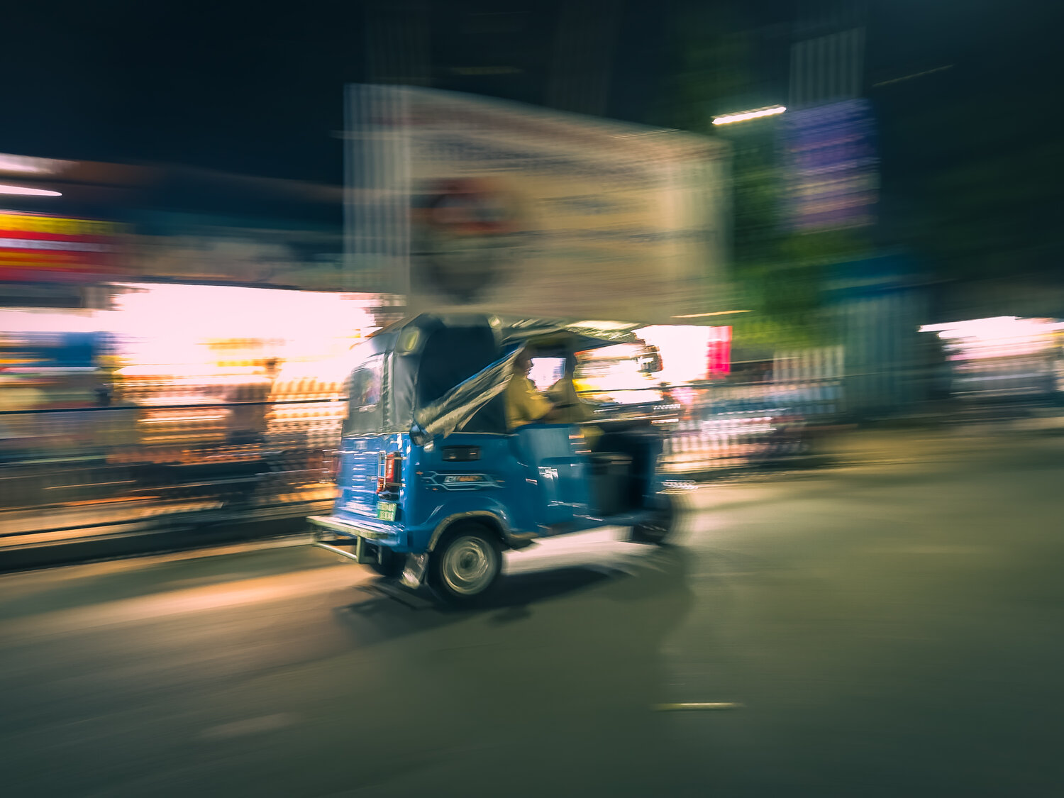 Spotted Auto