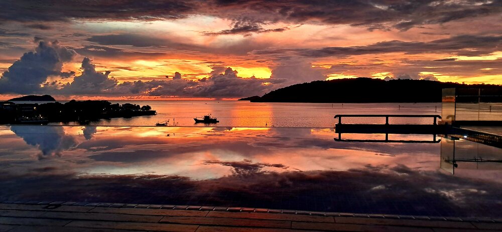 MIRROR REFLECTION (SKY ON FIRE)