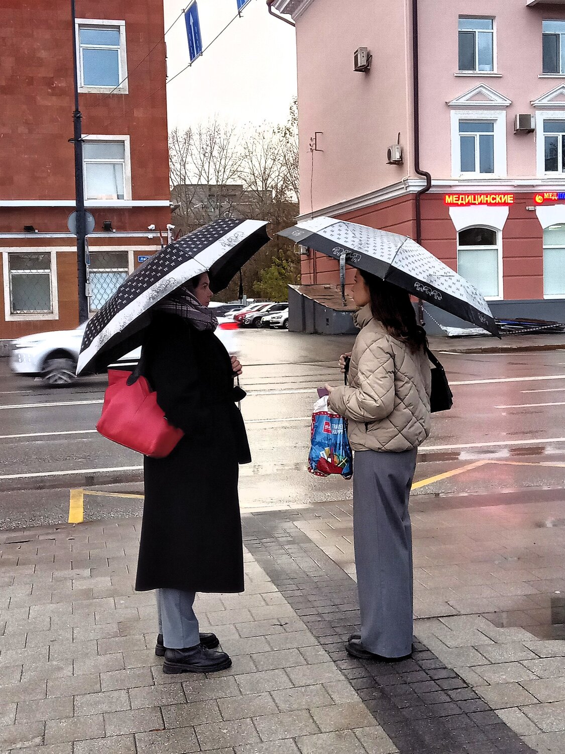 Подруги