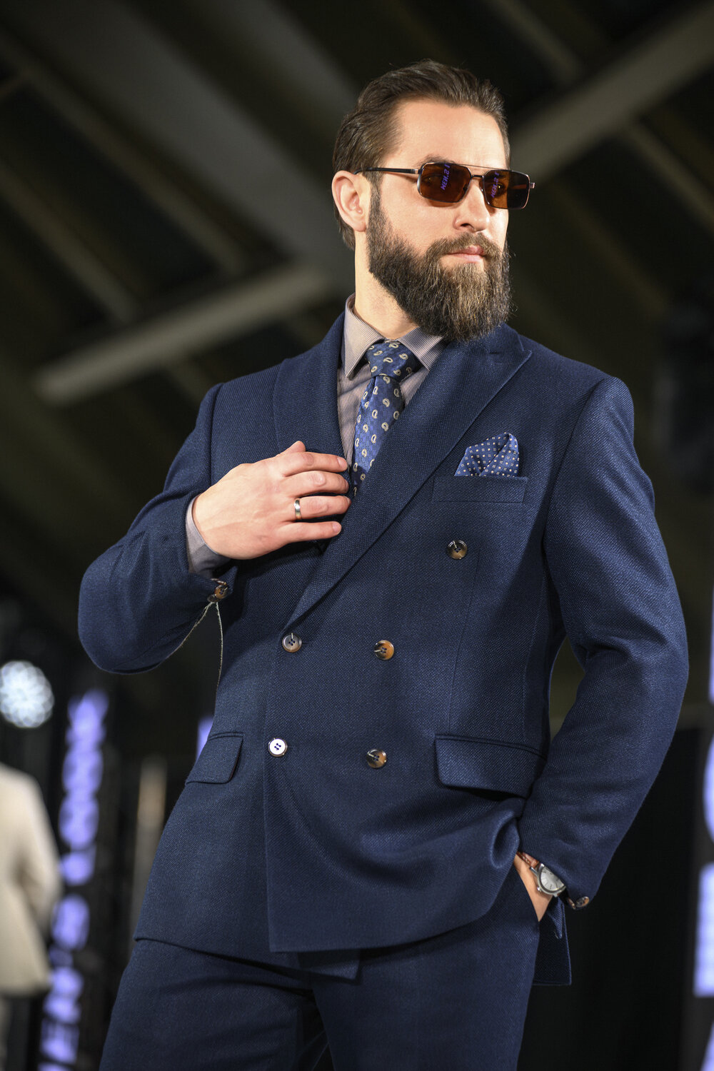 Photo #14215870