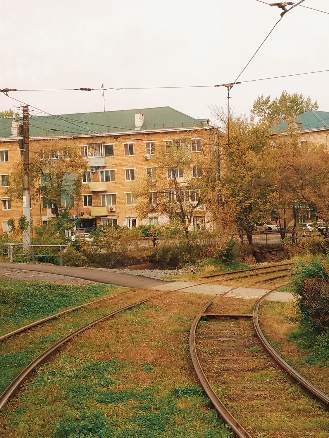 Вслед за трамваем.