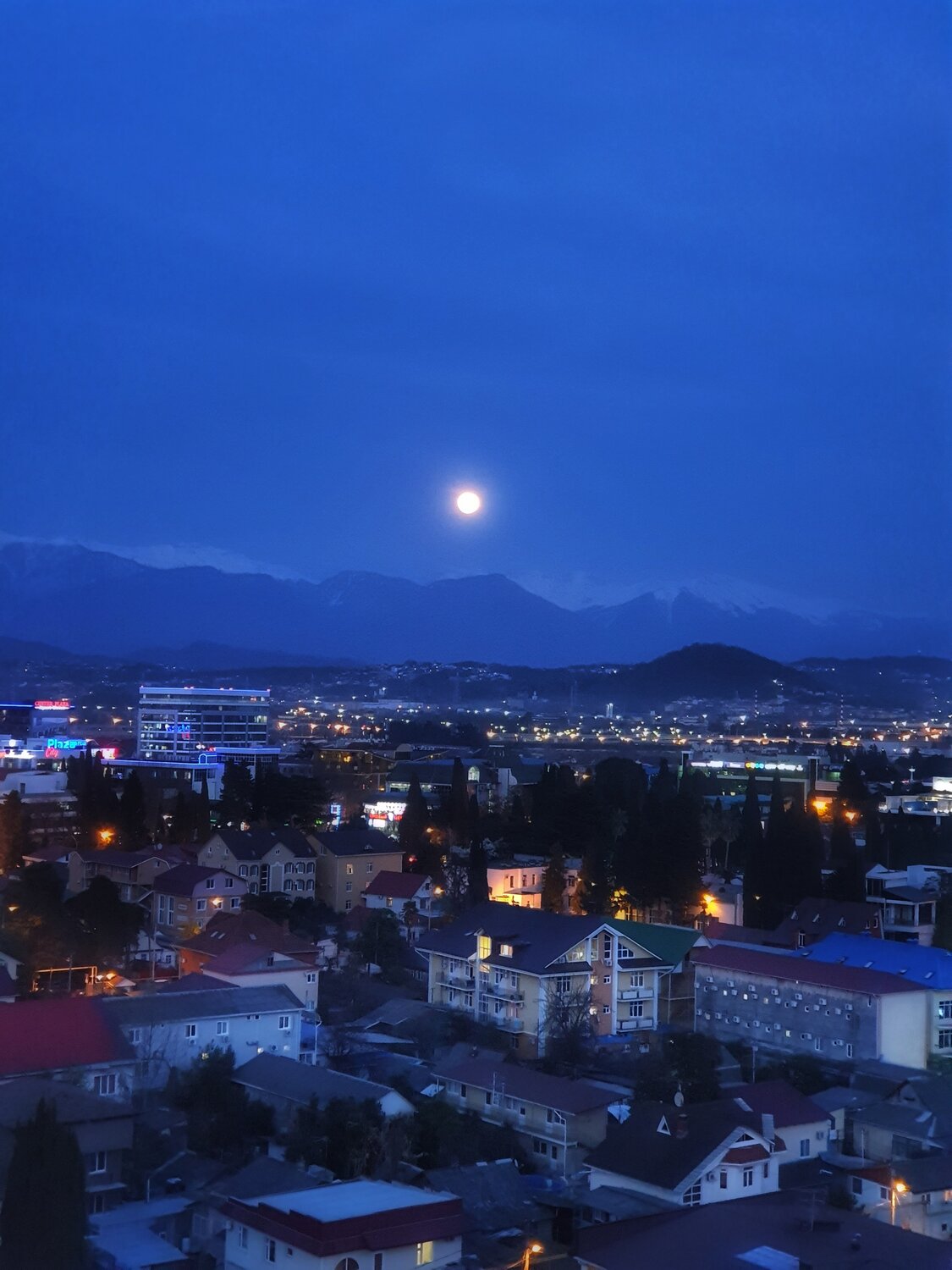 Нунная ночь южного города