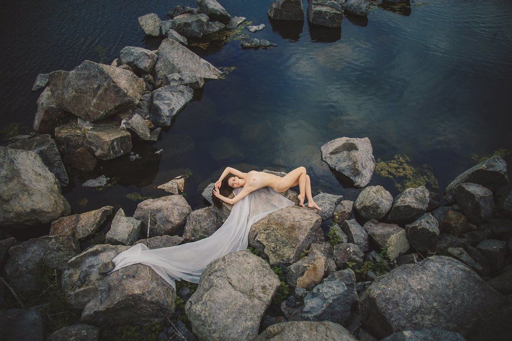 On the edge (На краю)