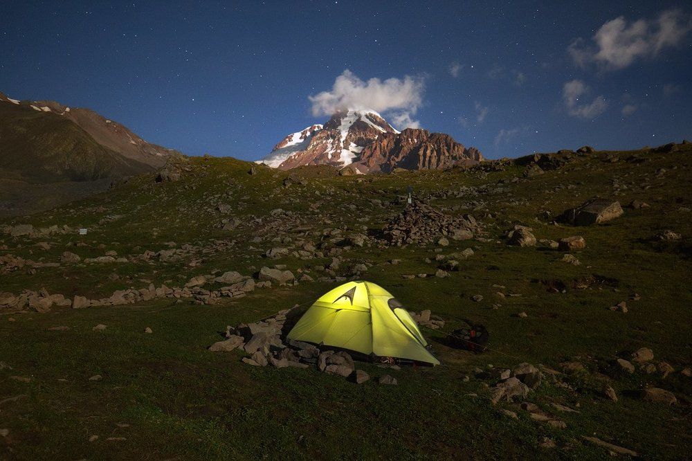 Полная луна на Казбеке