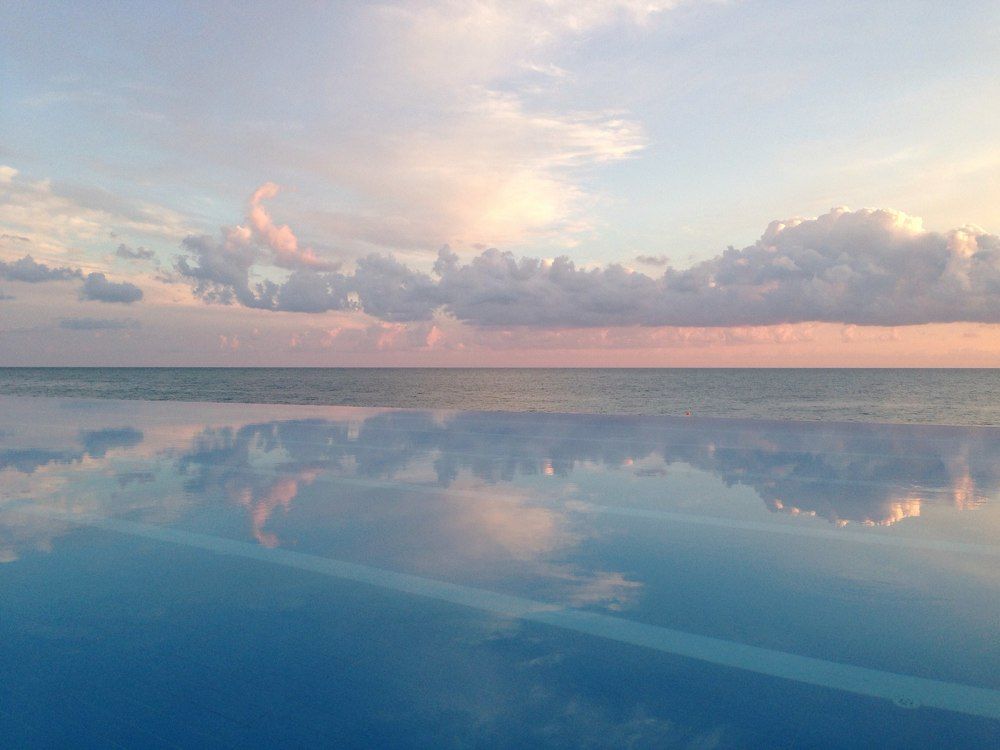 Море и небо - два символа бесконечности