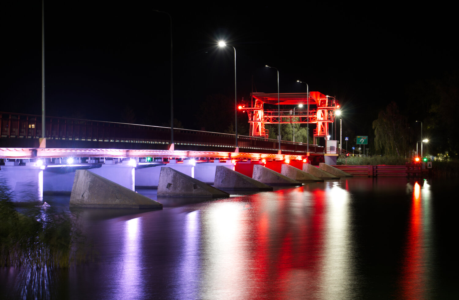 The red bridge