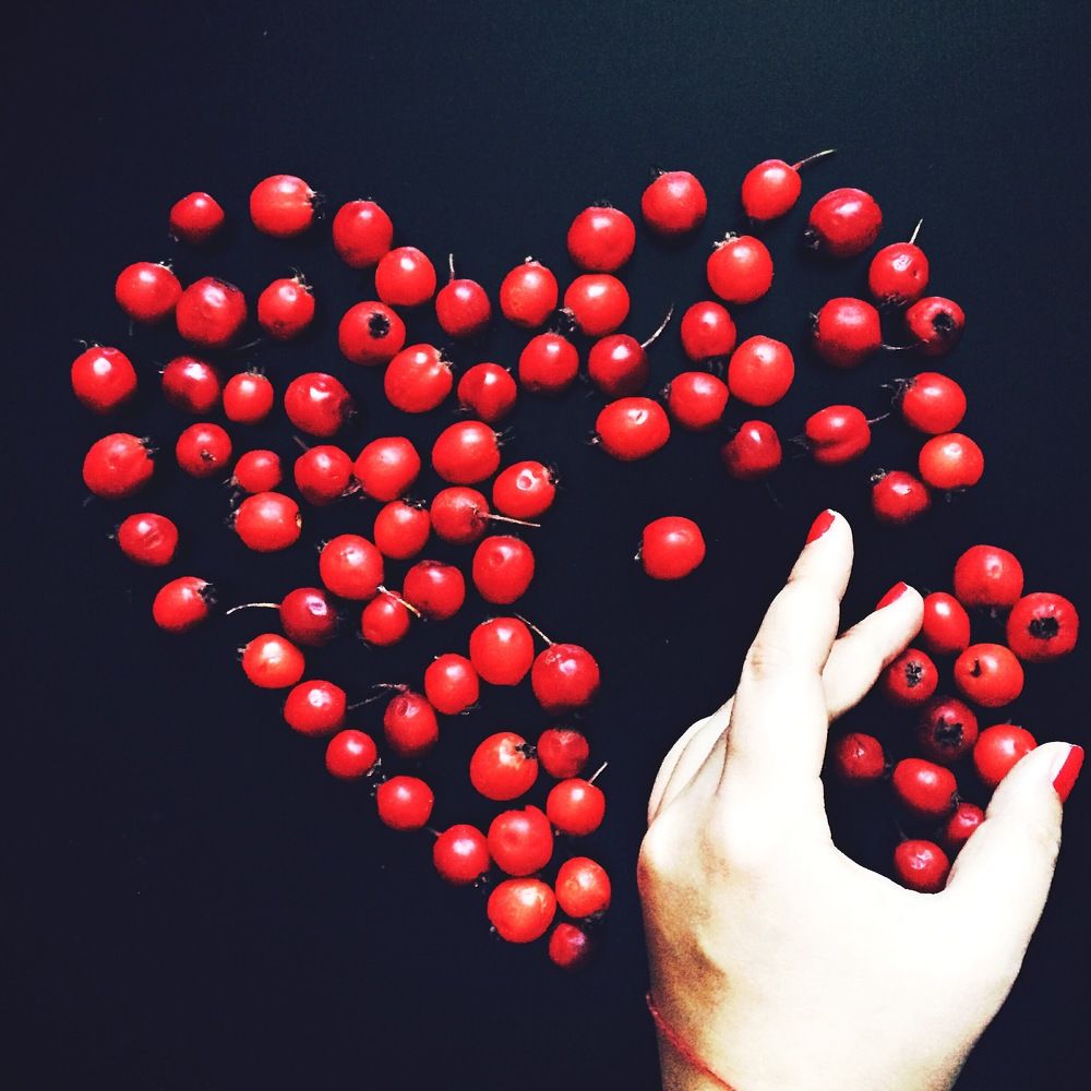 Боль сквозь маску равнодуший