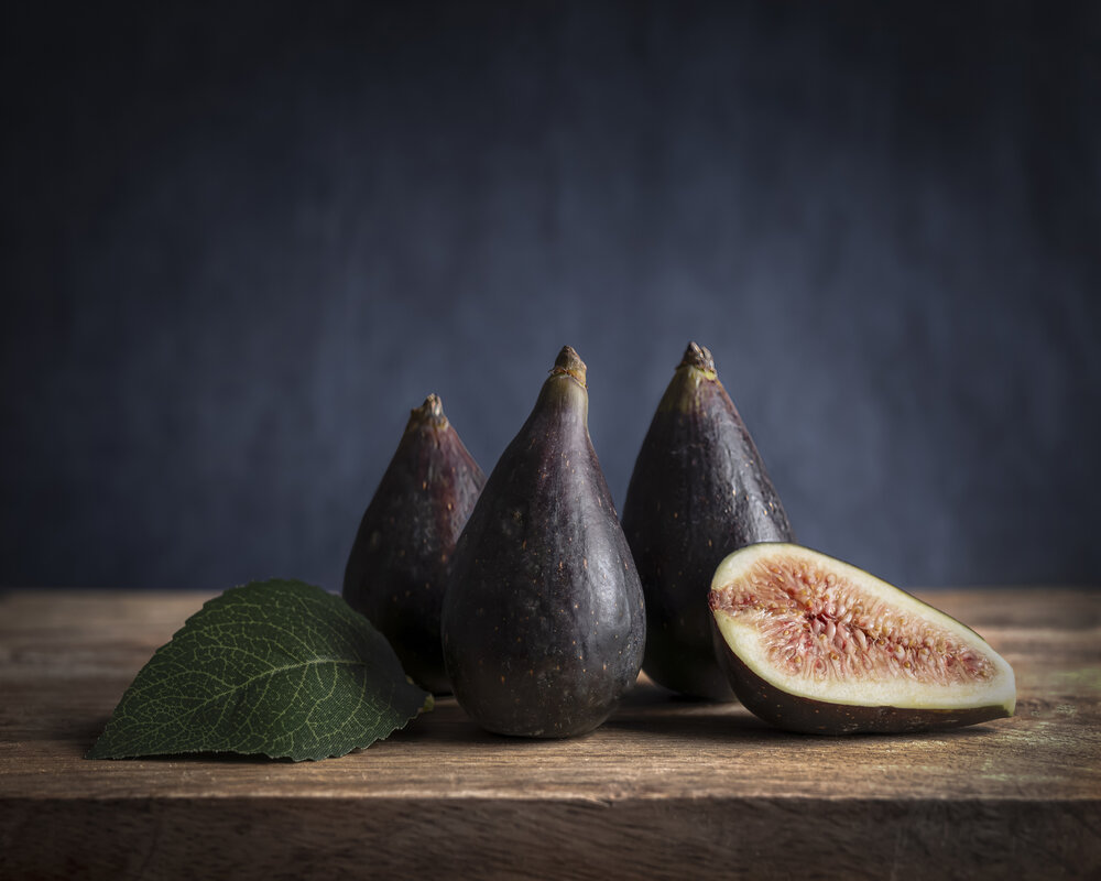 Figs on cutting board