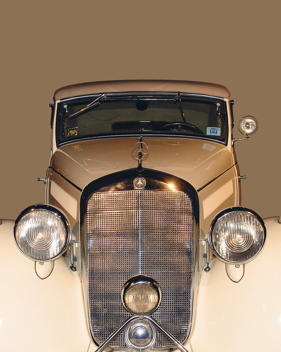 Старый, добрый Mersedes Benz.