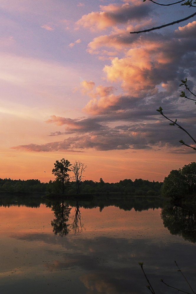 Закат на реке