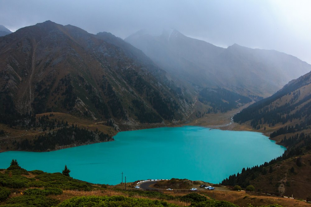Большое Алматинское чудесным пасмурным днем!