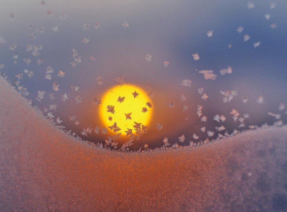 Покатилось