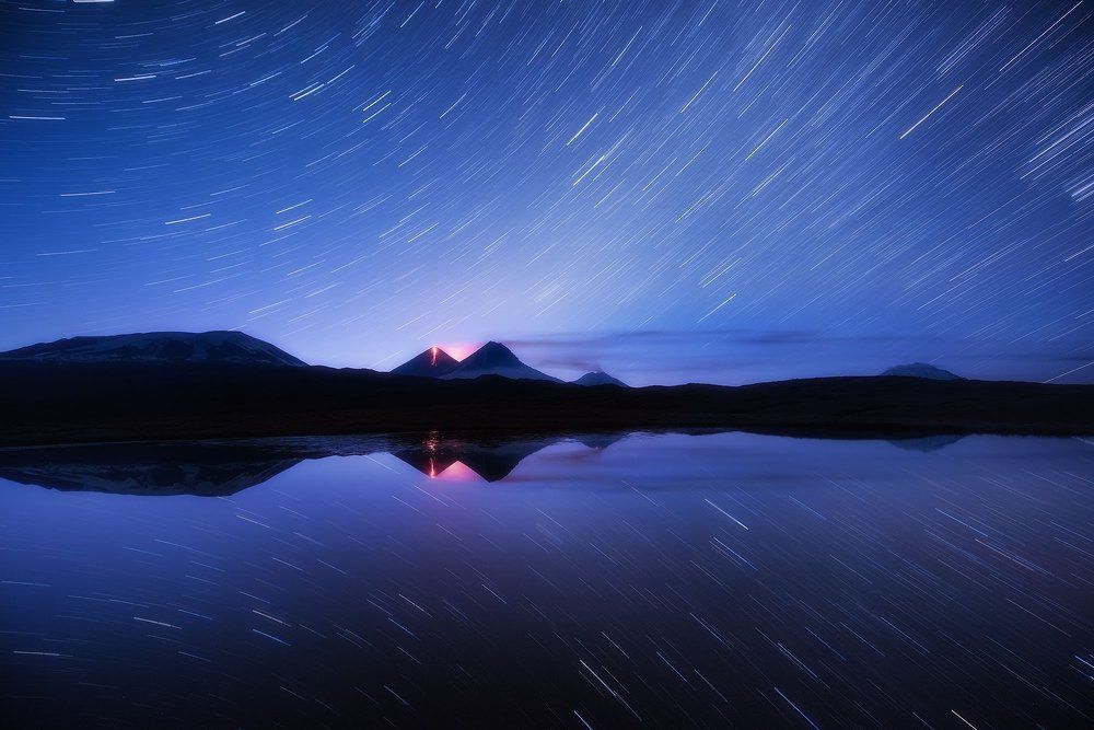 Starfall over Klychevskoy volcano