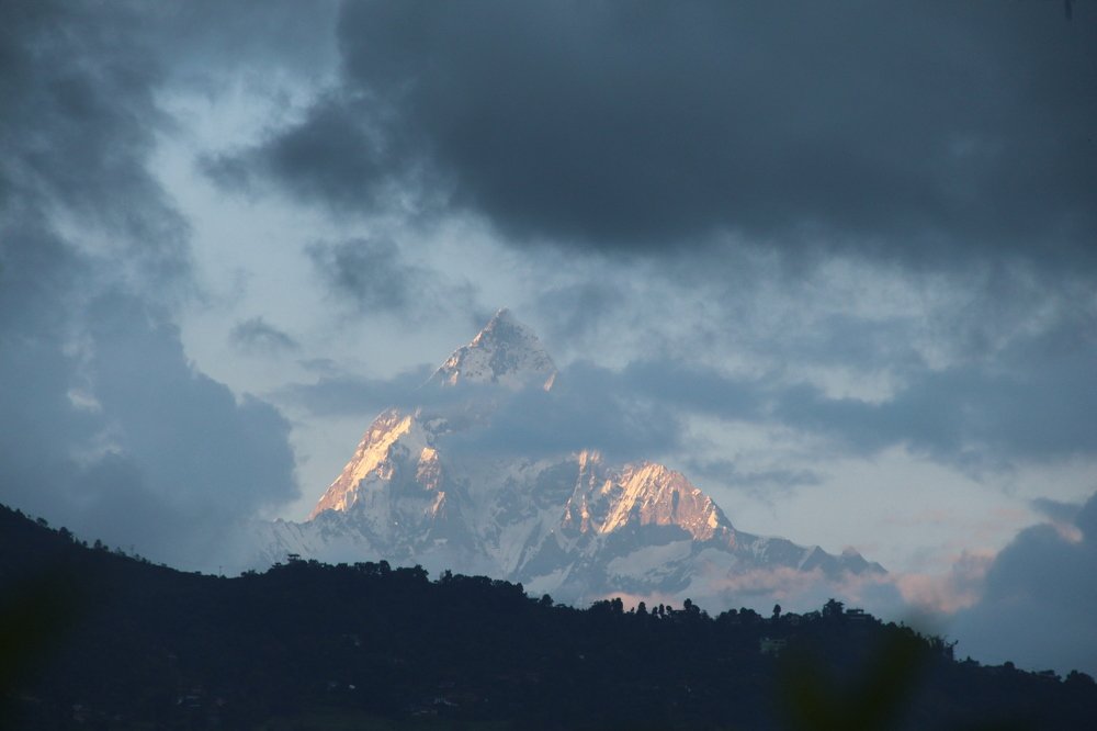 в лучах заходящего солнца