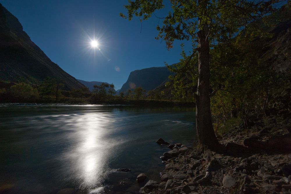 Полнолуние в Чулышманской долине