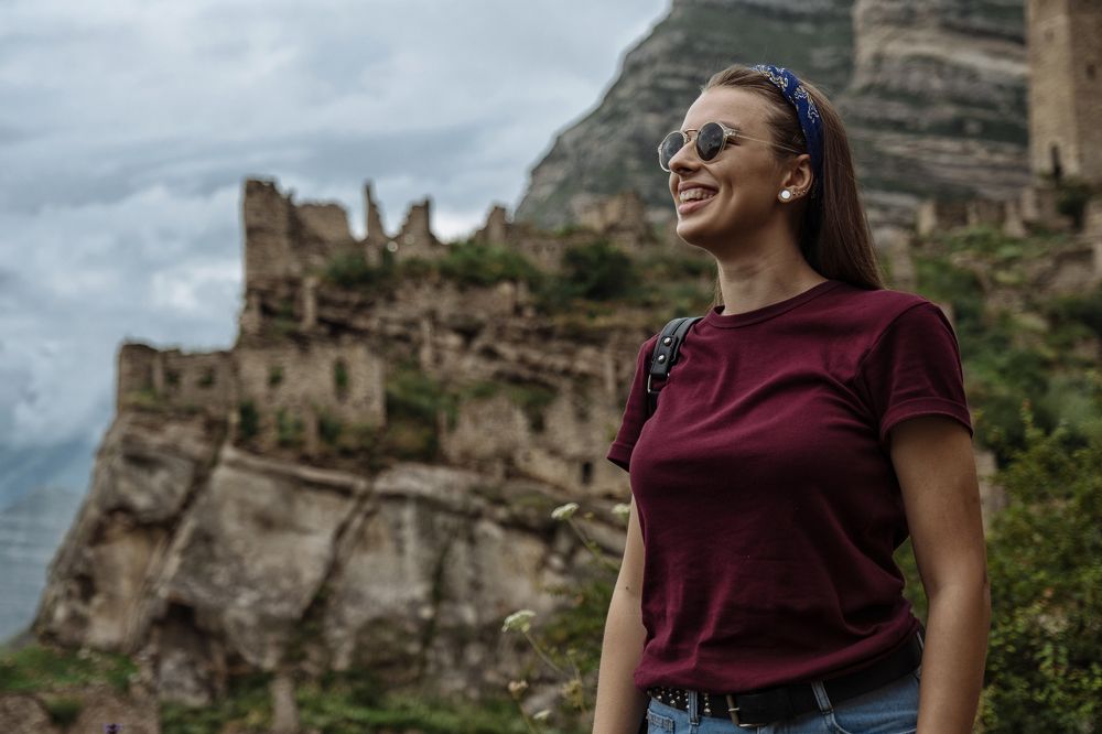 девушка и старый Кахиб