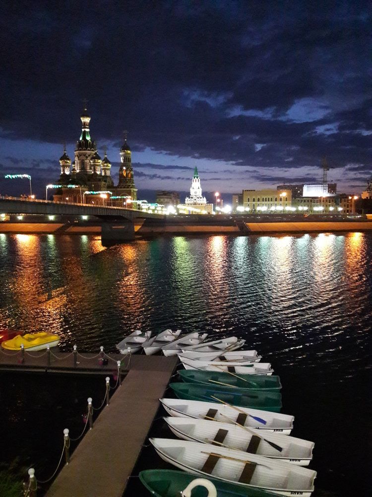 Разноцветный город