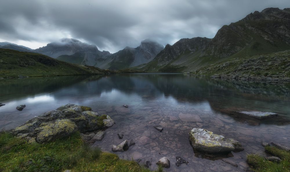 ВЕЧЕРОМ НА ЗАГЕДАНСКОМ ОЗЕРЕ