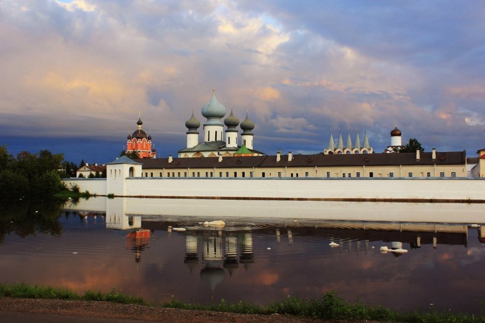 УСПЕНСКИЙ МОНАСТЫРЬ