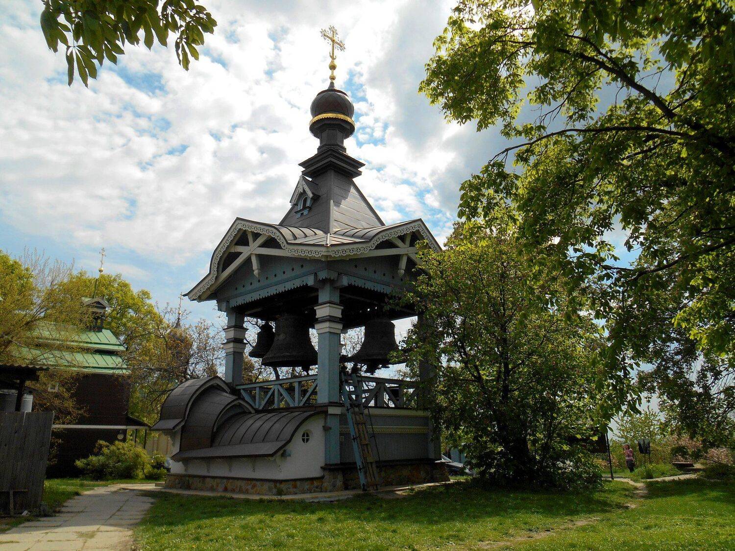 Старинная колокольня