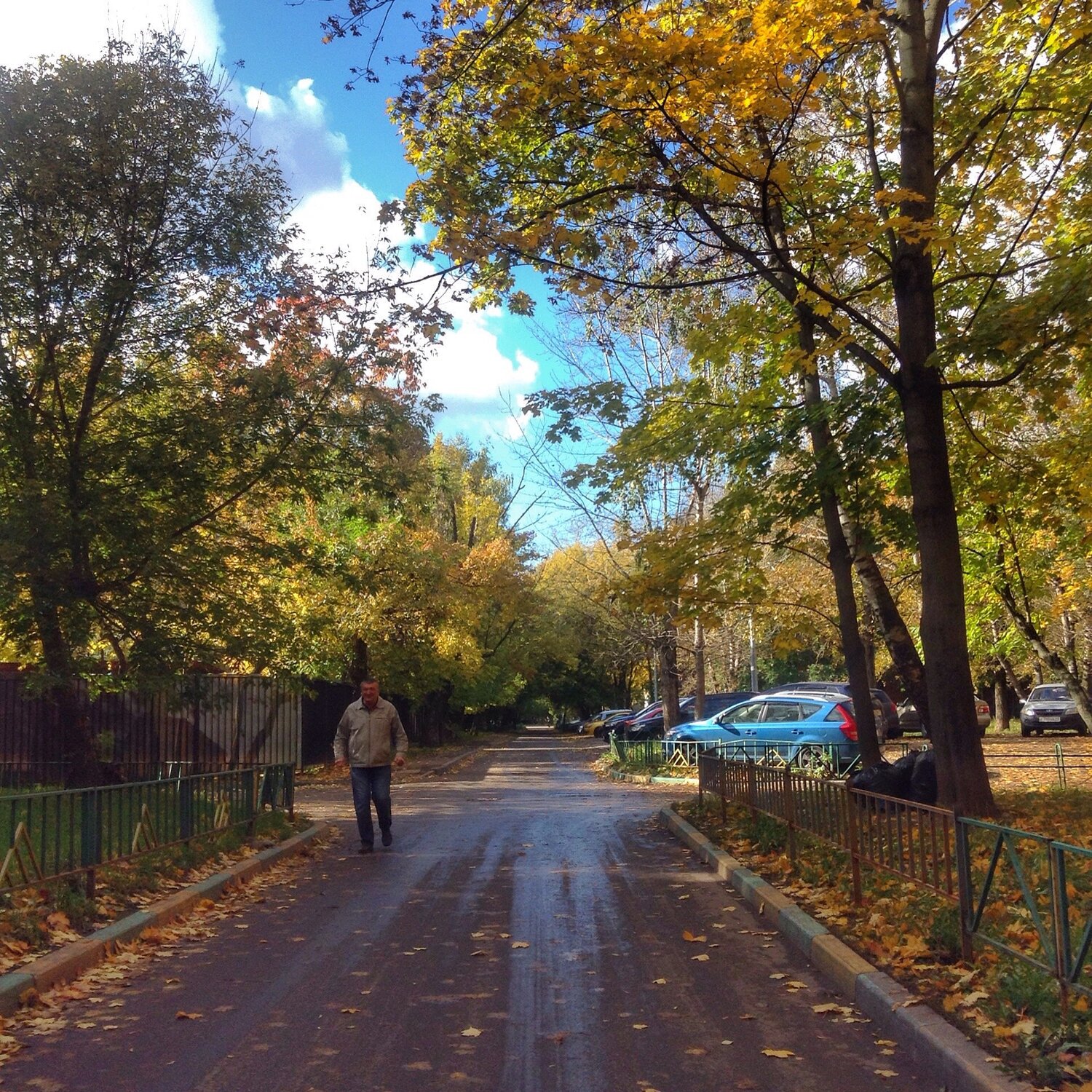 Город