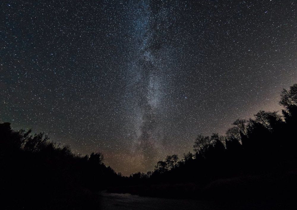 река и звёзды