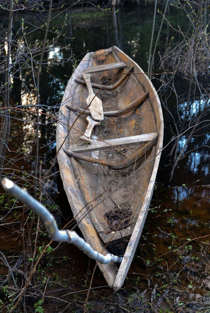 Спрятанная лодочка