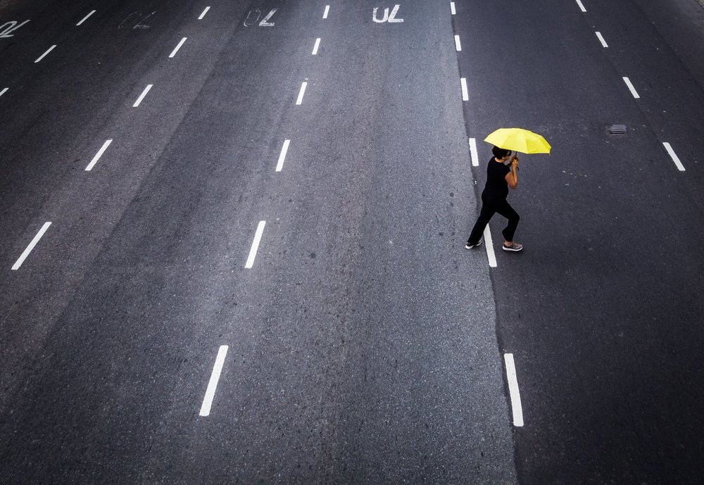 Umbrella crossing