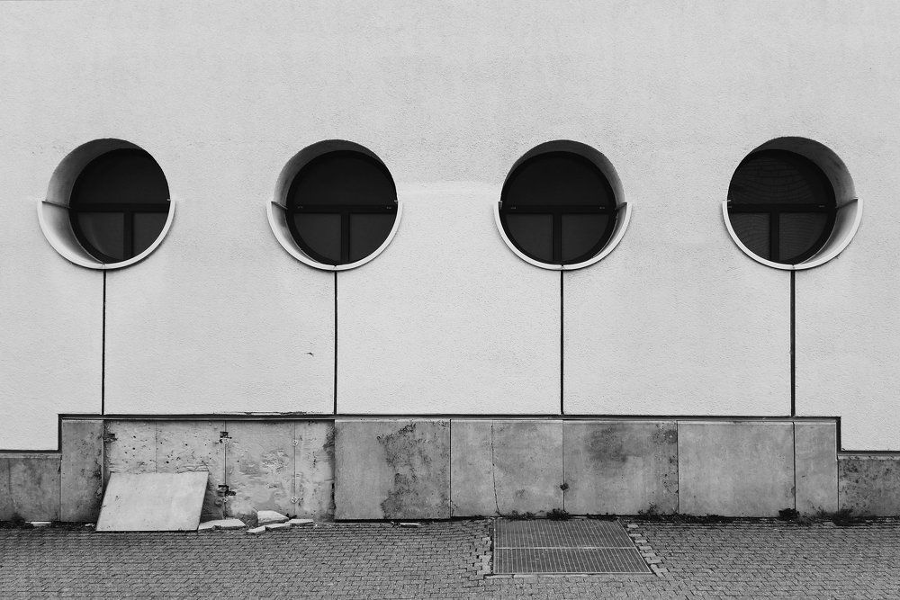 4 heads