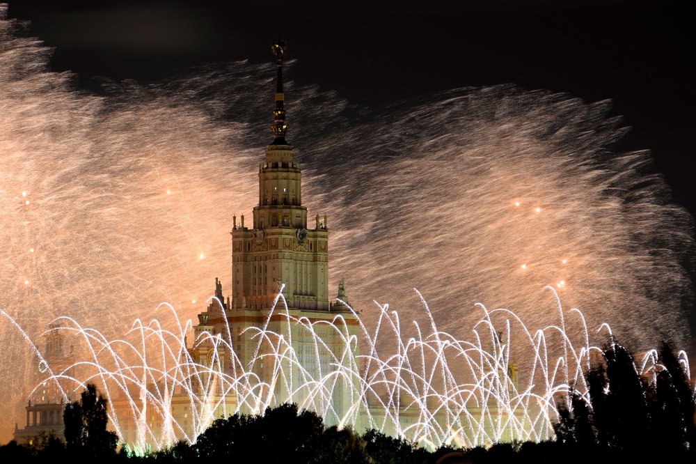 МГУ. Огненные цветы 2.