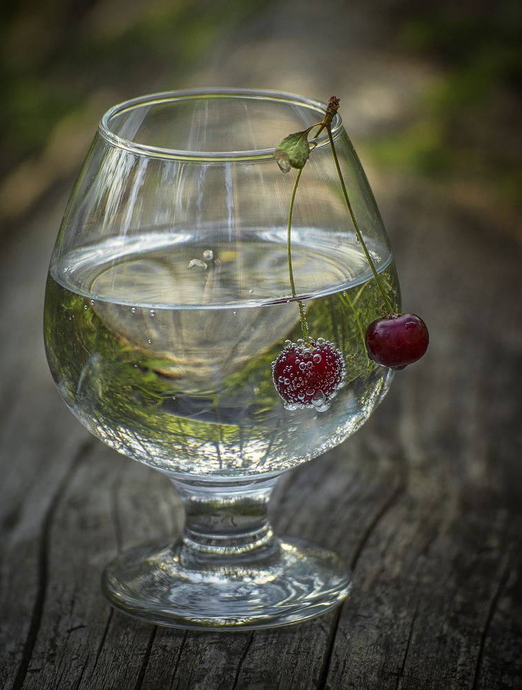 минералка с вишней