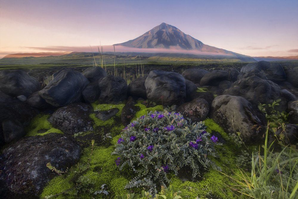 Рассвет над вулканом