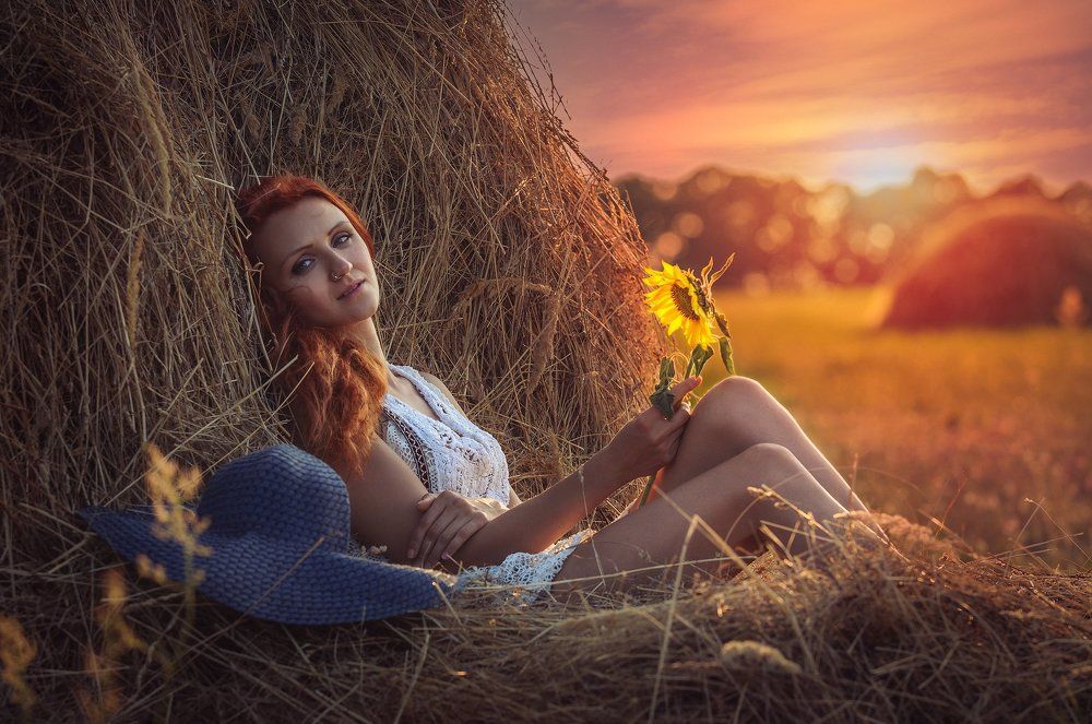 Девушка с подсолнухом