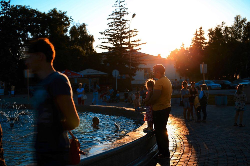 Возле фонтана