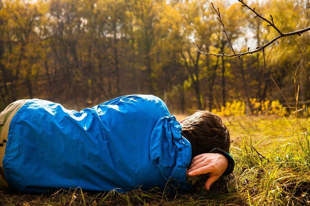 На привале...