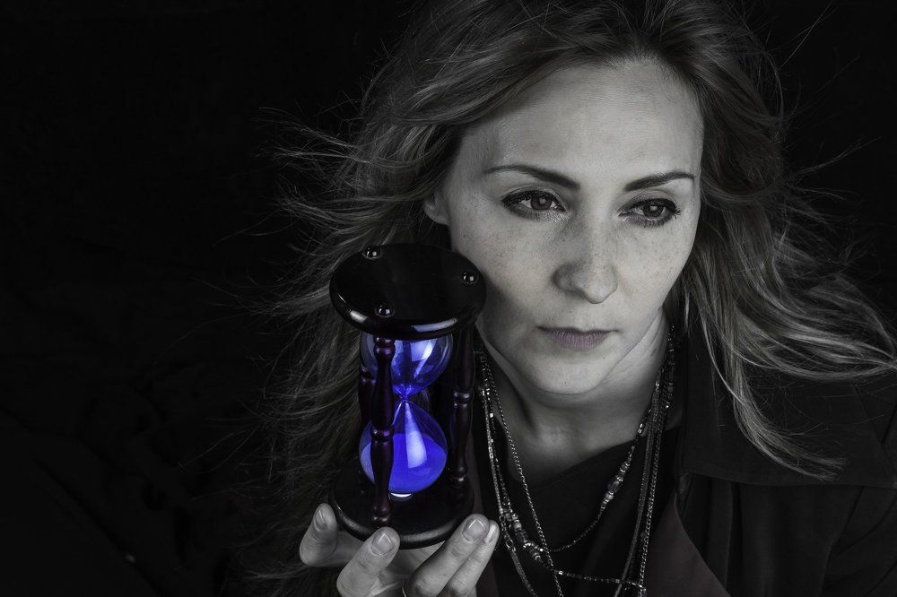 Вне времени.