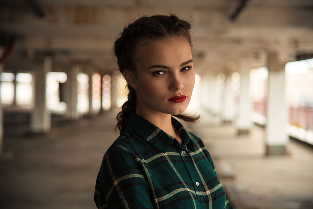 Юная девушка