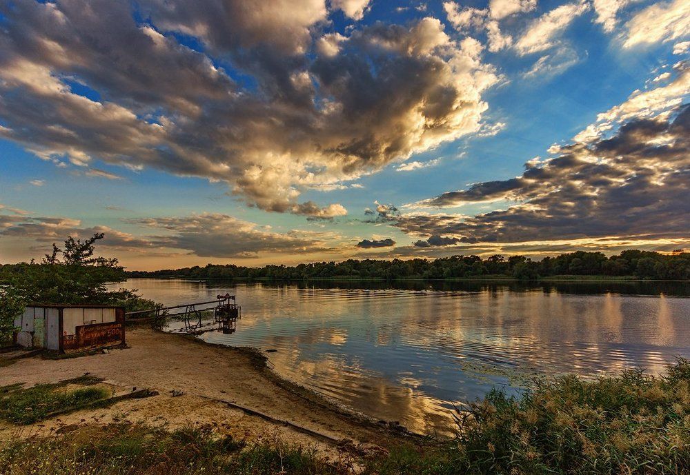 На станции Осетровка.