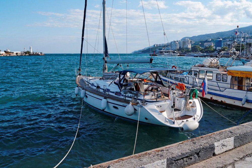 на набережной