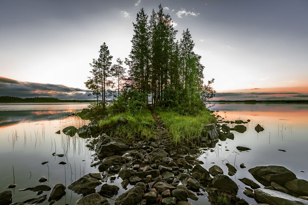 Озеро и остров. Lake & island.