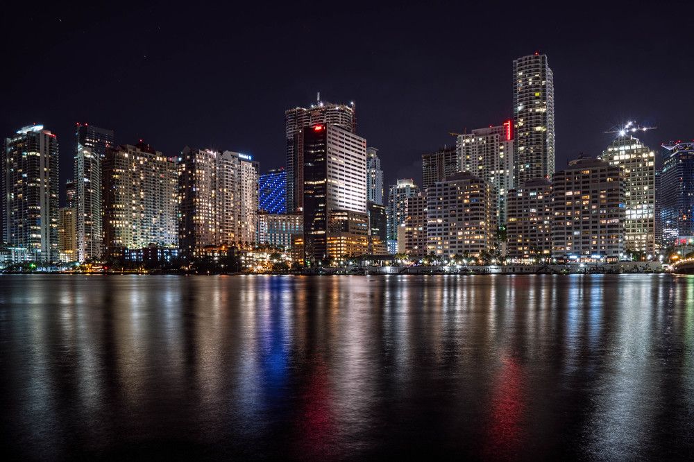 Из серии "ОГНИ БОЛЬШОГО ГОРОДА"