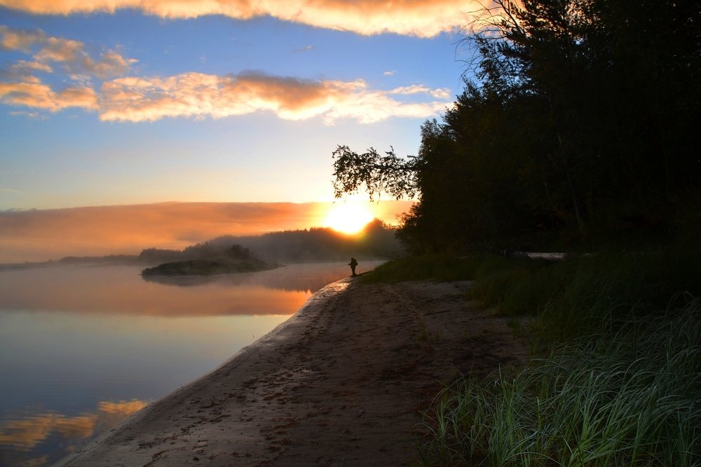 нас утро встречает прохладой