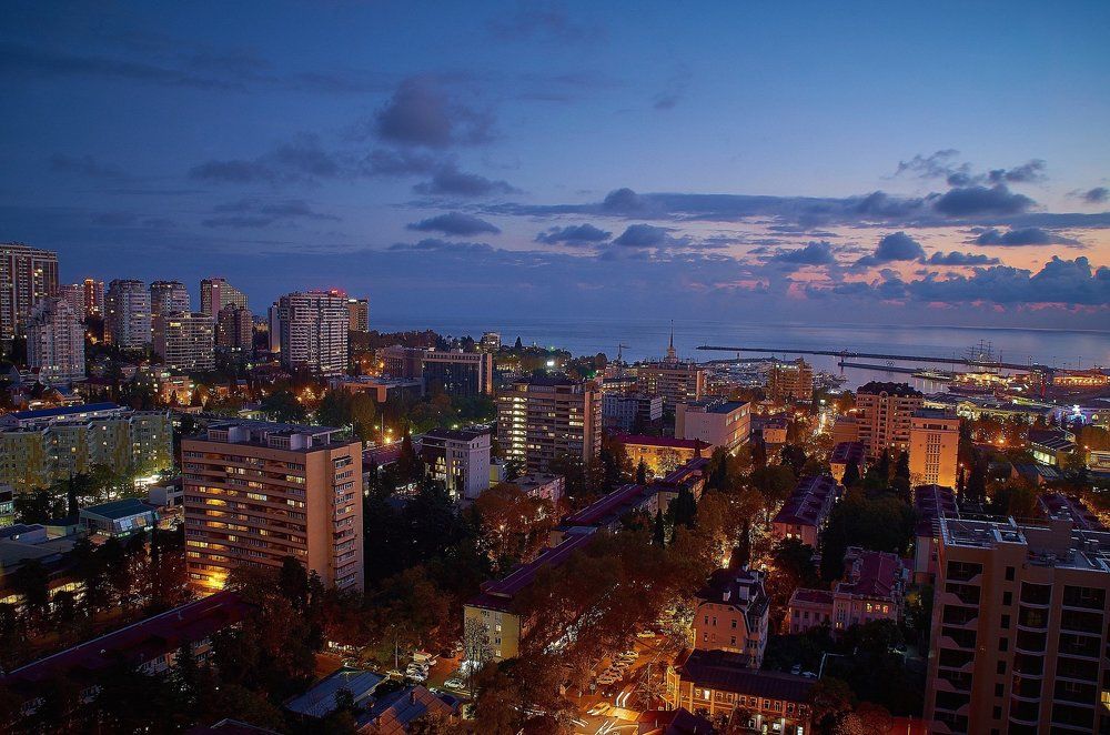 Огни вечернего Сочи