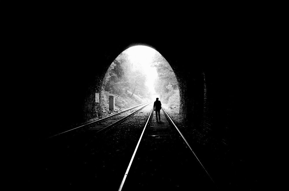 "Коридоры кончаются стенкой,а тоннели - выводят на свет!"