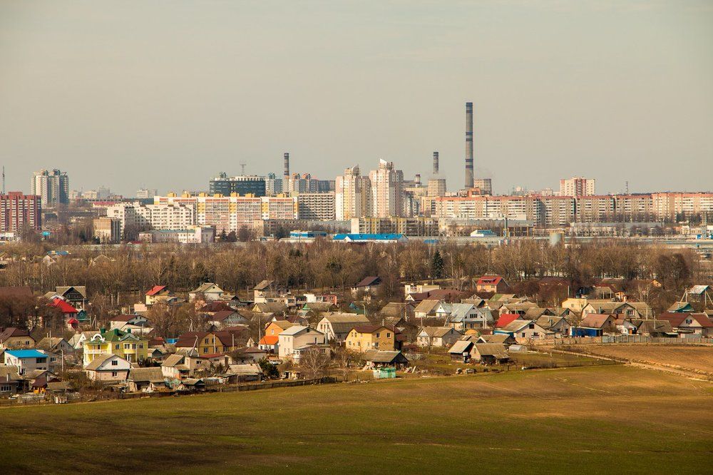 город наступает