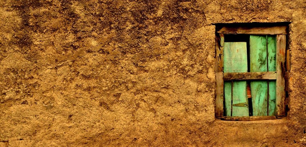 The music of the blank wall