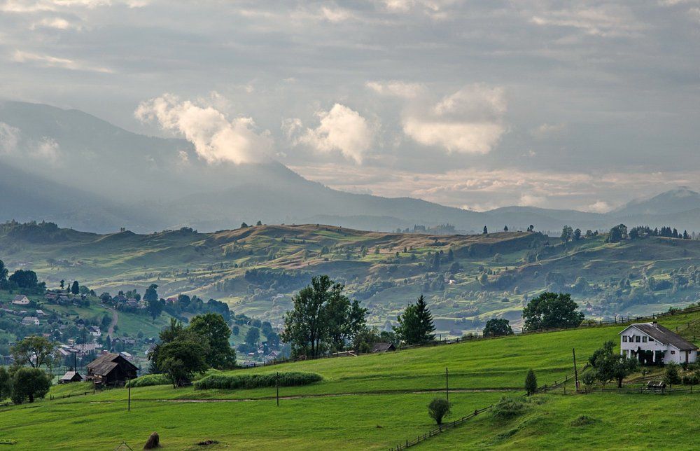Понад вечір край села