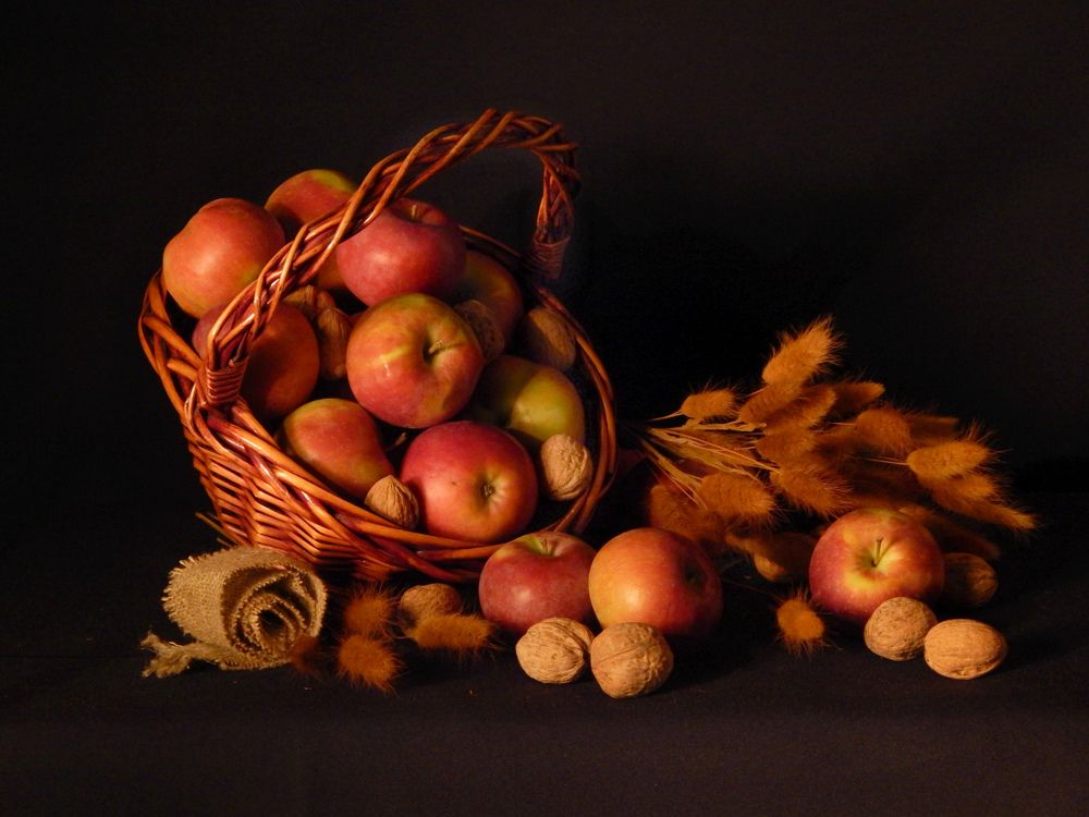 Осенние яблоки