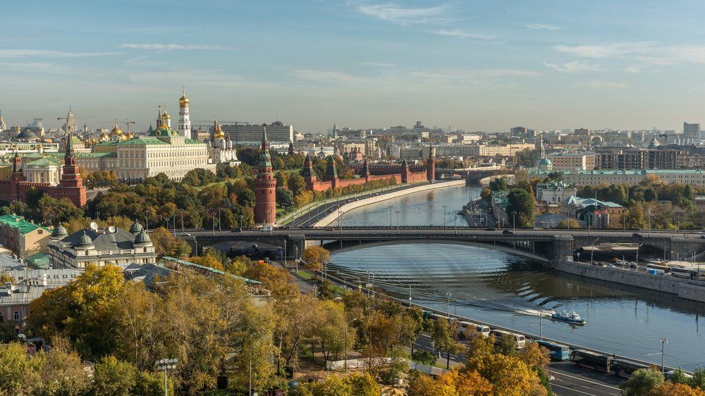 Вид со звонницы храма Христа Спасителя