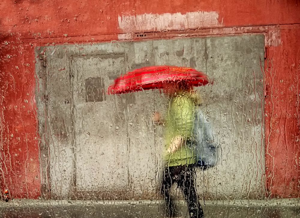 в Питере дождь...